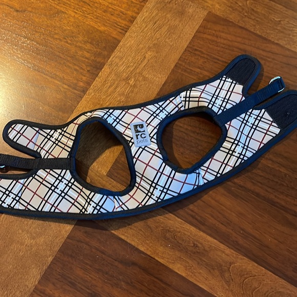 NEVER USED RC PETS - PATTERNED STEP IN CIRQUE HARNESS - TAN TARTAN - SIZE SMALL - Picture 2 of 8